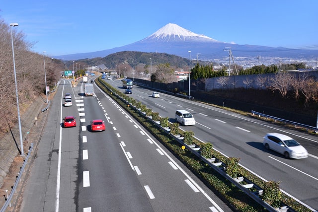 海老名サービスエリアのグルメ 楽しみ方をご紹介 駐車場予約なら タイムズのb