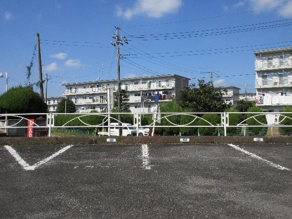 成田団地駐車場