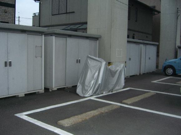 熊谷平戸高架下駐車場