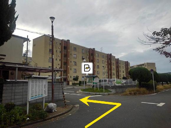 村野団地　A-1棟駐車場