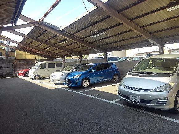 久田町第二ガレージ駐車場