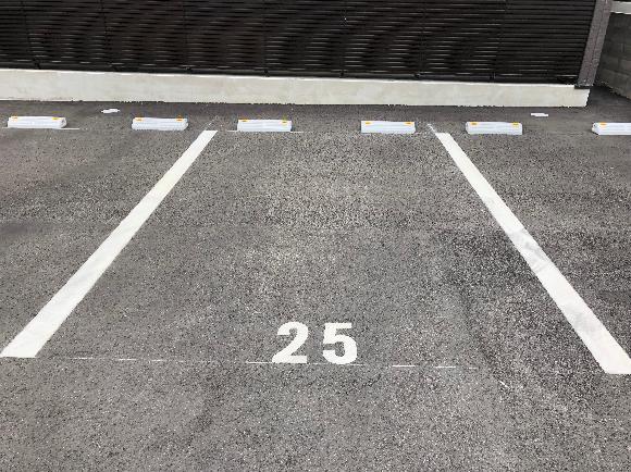 クレーネFLAT駐車場