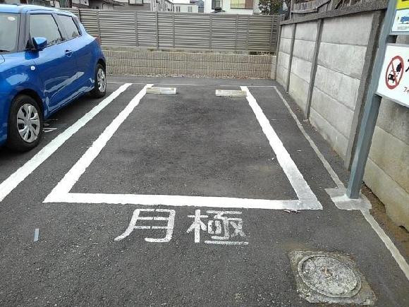 成田西1丁目月極駐車場