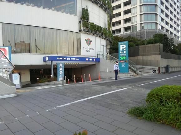 横浜ベイクォーター駐車場 シーバス乗り場近く 予約制 タイムズのb