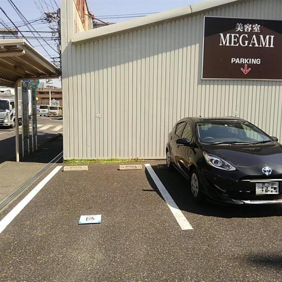 MEGAMI円山店駐車場