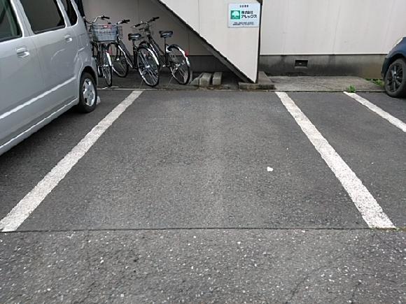 メゾン三須駐車場