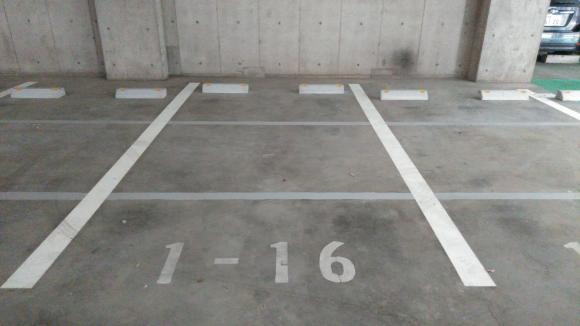 サイレントドミール駐車場