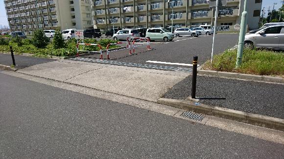 戸田荘駐車場