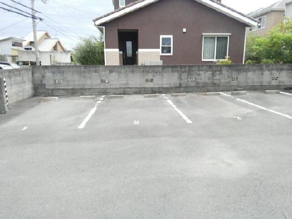 古川くつな駐車場