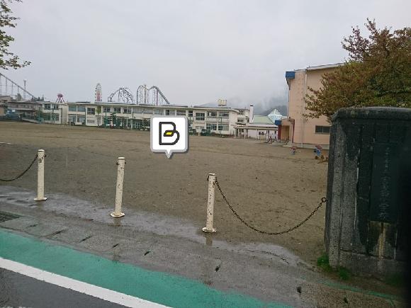 吉田西小学校駐車場