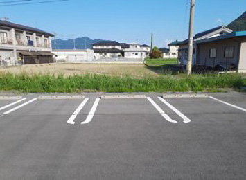 アメリカンドラッグ千曲上山田店駐車場