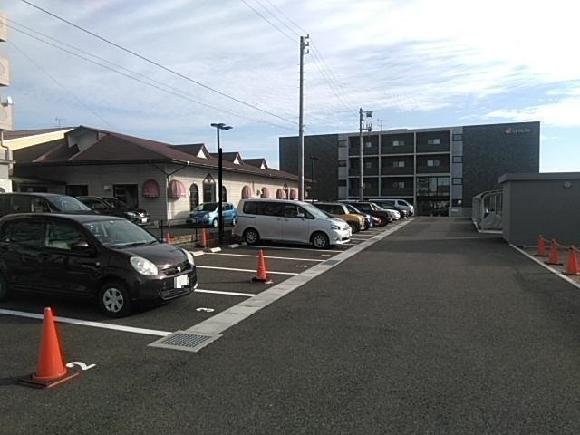 ユニエミール新潟大学前駐車場