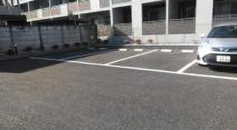 ラ・レコルト南側駐車場