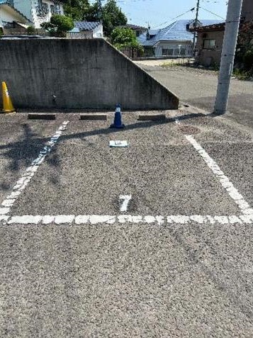 サンパルテ駐車場