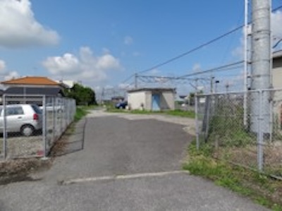 本納駅構内駐車場