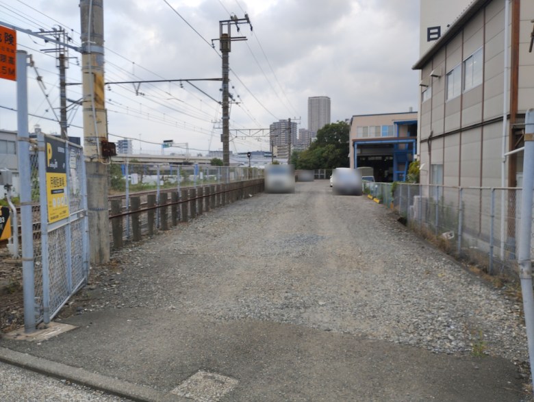 倉田踏切脇