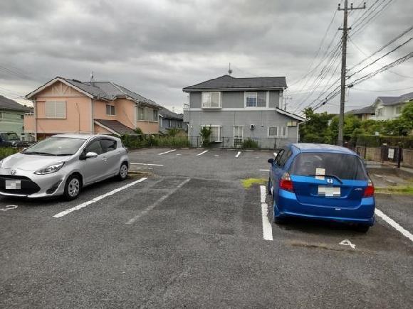 リリエ・ガーデン敷地外駐車場