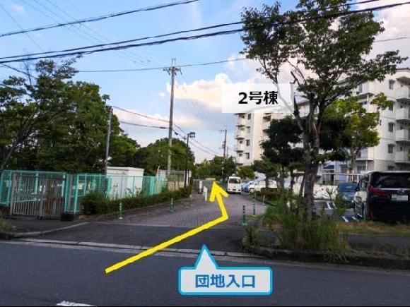 ＵＲ高槻・阿武山六番街団地駐車場