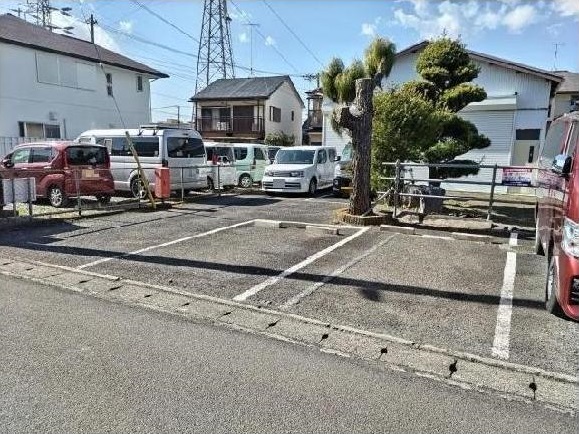 コーラルハイム平塚第二駐車場