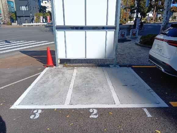 新川鍛冶橋通り　バイク駐車場