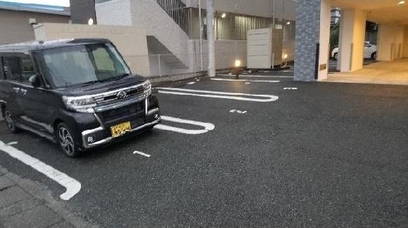 LIBTH長嶺WEST駐車場