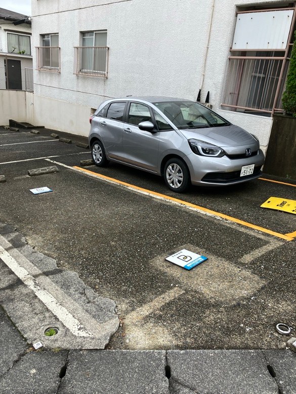 ジュネス百合丘駐車場