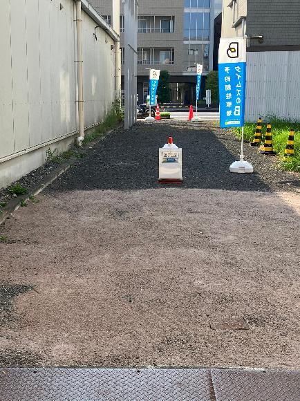 本通8丁目1-7駐車場