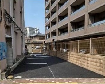 Kamiken駅前駐車場