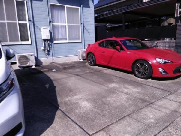 グッドフィールド・レジデンス駐車場