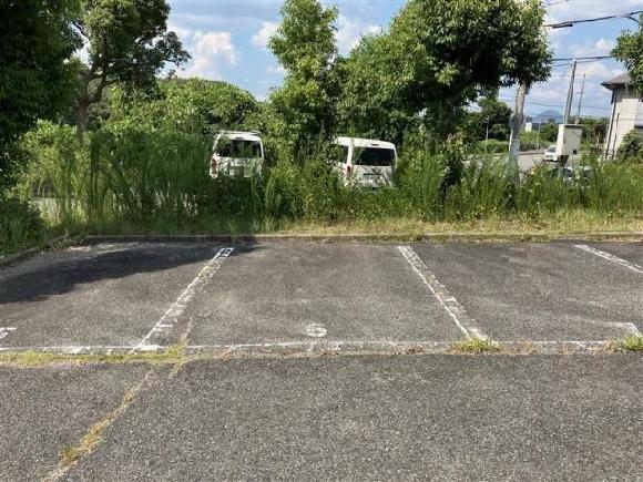 鹿の子台南鉄筋住宅駐車場
