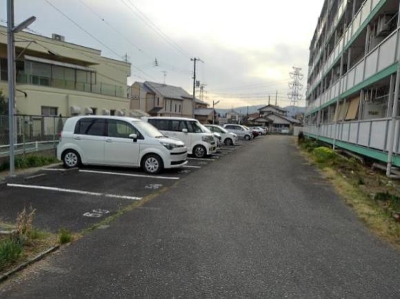 ビレッジハウス山本駐車場
