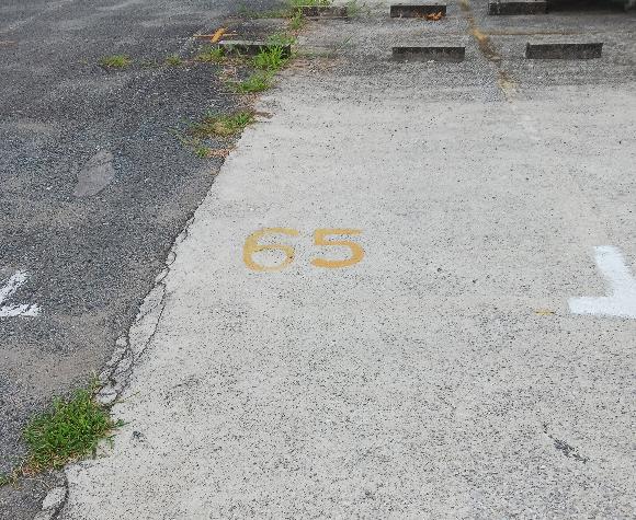 伏山台小学校西駐車場