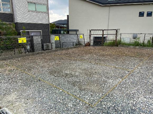 箕面市白島１丁目６駐車場