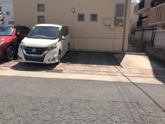 FKパルモ高針台駐車場