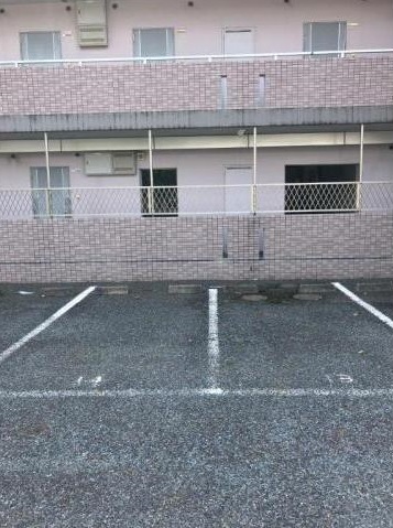 ライラック駐車場