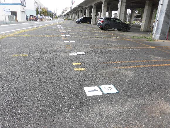 本八戸駅東高架下駐車場