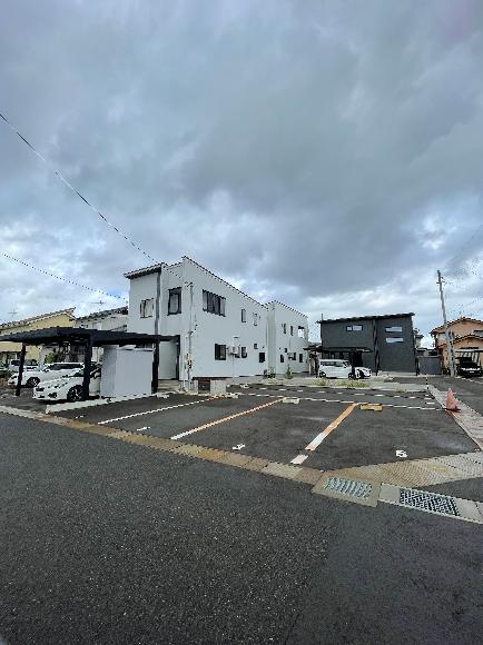 中野1丁目13駐車場