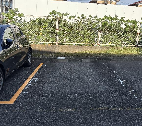 ヒルズ千草台駐車場