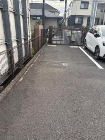 グラシア・フィス旭ヶ丘AB棟駐車場