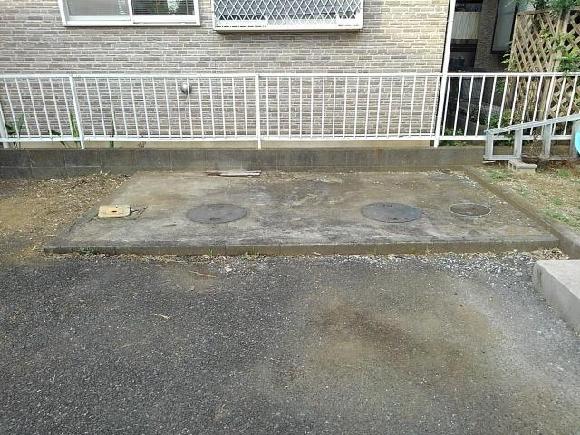 松飛台529-1テラス松石C棟駐車場