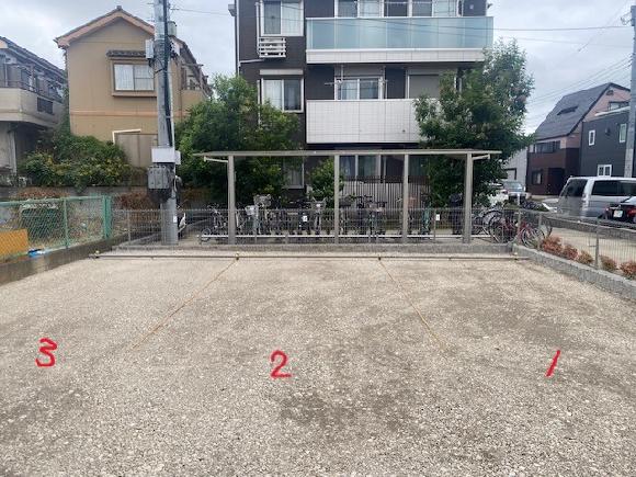 三室1358駐車場