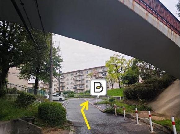 ＵＲ竹城台二丁団地駐車場