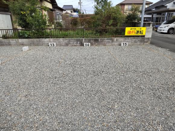 御代志駅西駐車場（軽車室）