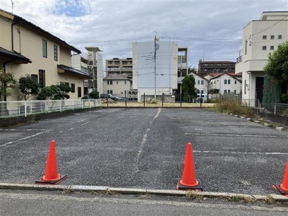 武蔵野市中町３丁目２３駐車場