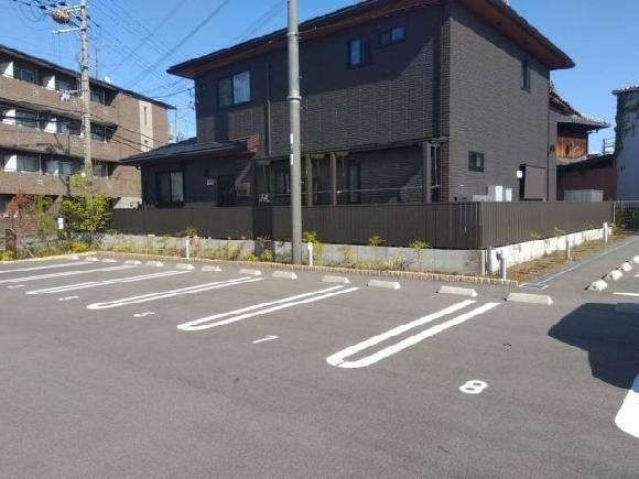 Famill Nakamura駐車場