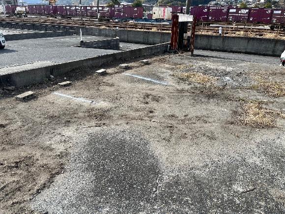 立戸4-1-28駐車場