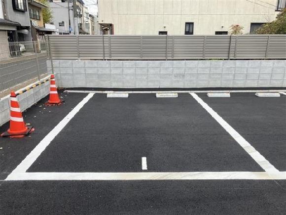 東山本町17丁目駐車場