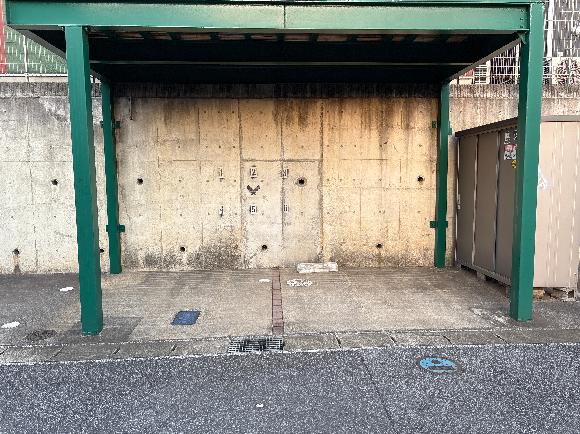 長作町679-4駐車場