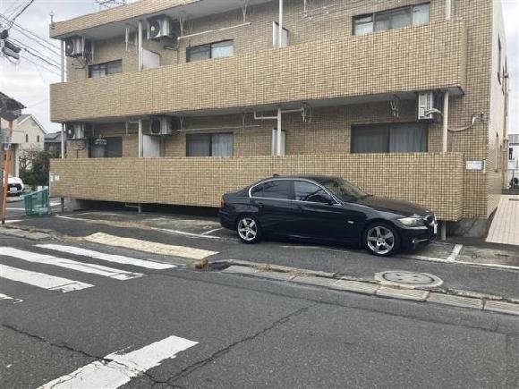 逗子桜山ハイツ駐車場