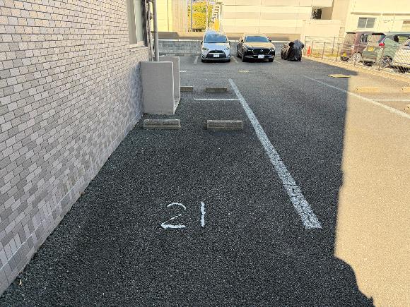 新屋敷1丁目９－３０ハイリッヒ新屋敷駐車場